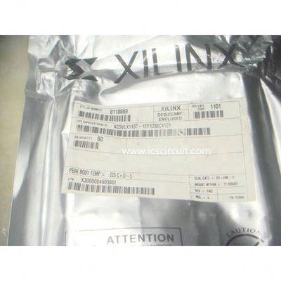 2,5 logique programmable programmable IC XCV300-5BG352I de FPGA de réseaux prédiffusés de champ de V