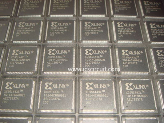 Familles programmables Spartiate-XL de la puce XCS20XL-4TQ144C IC FPGA