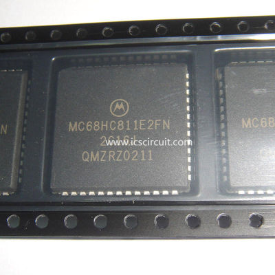 Microcontrôleur composant électrique de la puce MCU du circuit MC68HC811E2FN